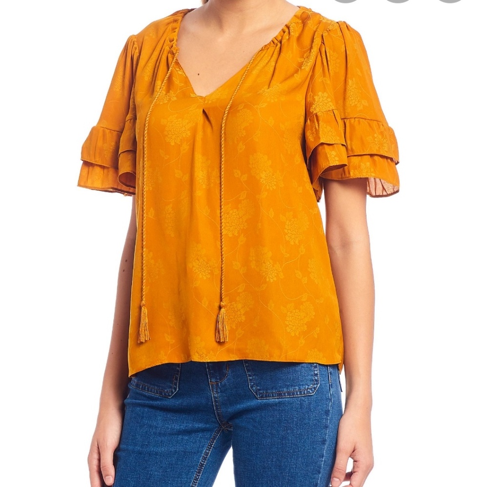 🆕 NWTChelsea & Violet blouse